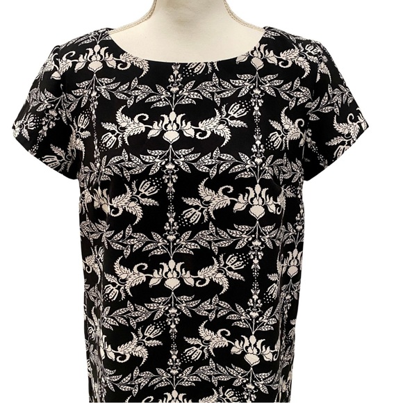 Philosophy Short Sleeve Shift Dress | Black & White Floral (M) - Picture 6 of 11